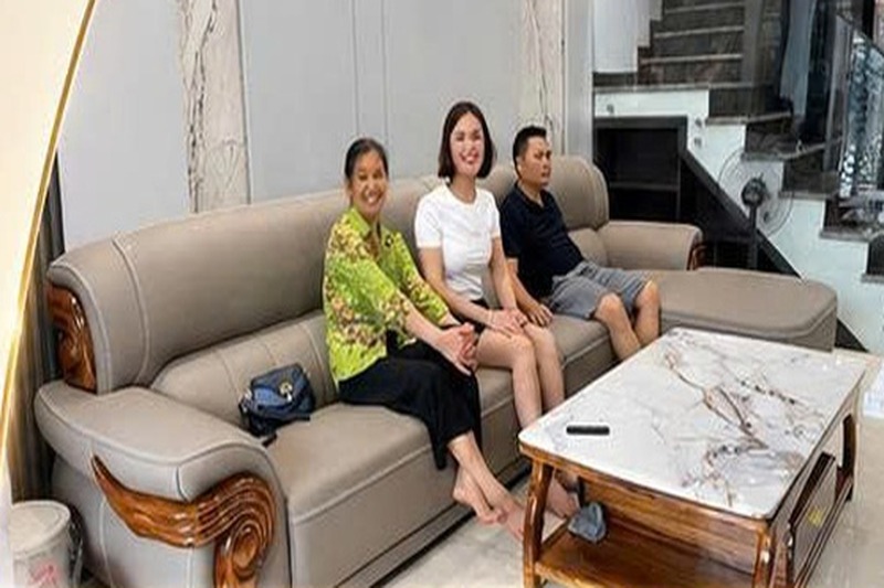 Ban Giao Ghe Sofa Da Bo Gia Dinh Chi Trang Phu Tho